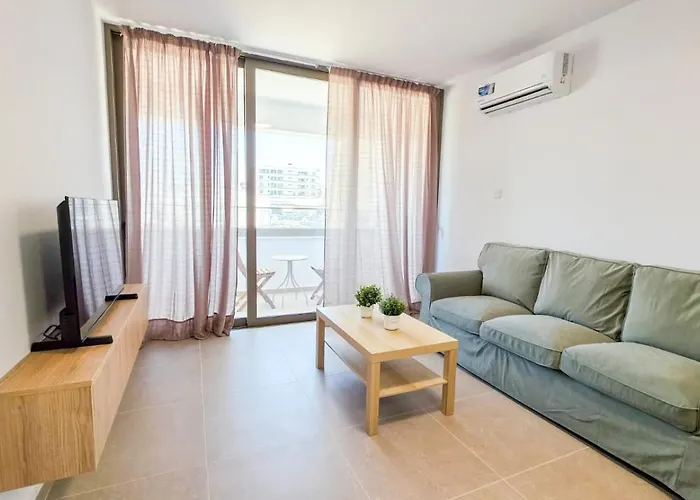 Olive Dunes ラルナカ